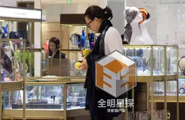 董卿一岁儿子首曝光! 小三成功转正? 董卿一岁儿子首曝光! 小三成功转正?