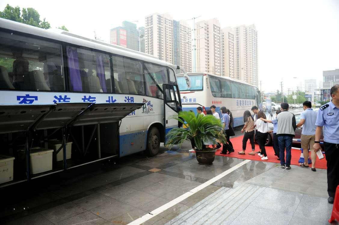 武汉破涉案人数最多网络诈骗案 808名俊男靓