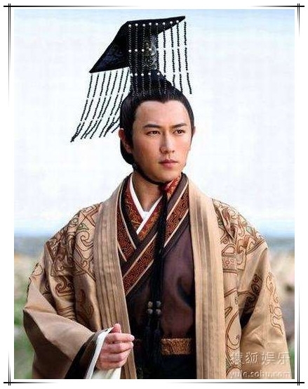 TVB小生陈健峰在《美人心计》中饰演一个步步为营的皇帝,从“代王”到“汉文帝”,每一步都是血泪史。