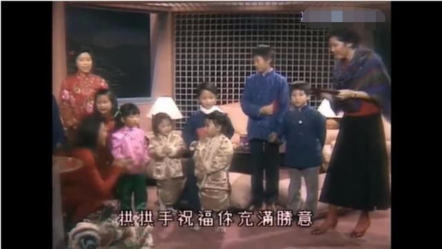 5岁谢霆锋出席贺年节目,比他俩儿子都要萌,成