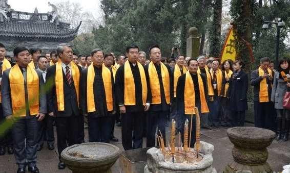 1万多韩国人争相前往杭州祭祖,自称岳飞后人,