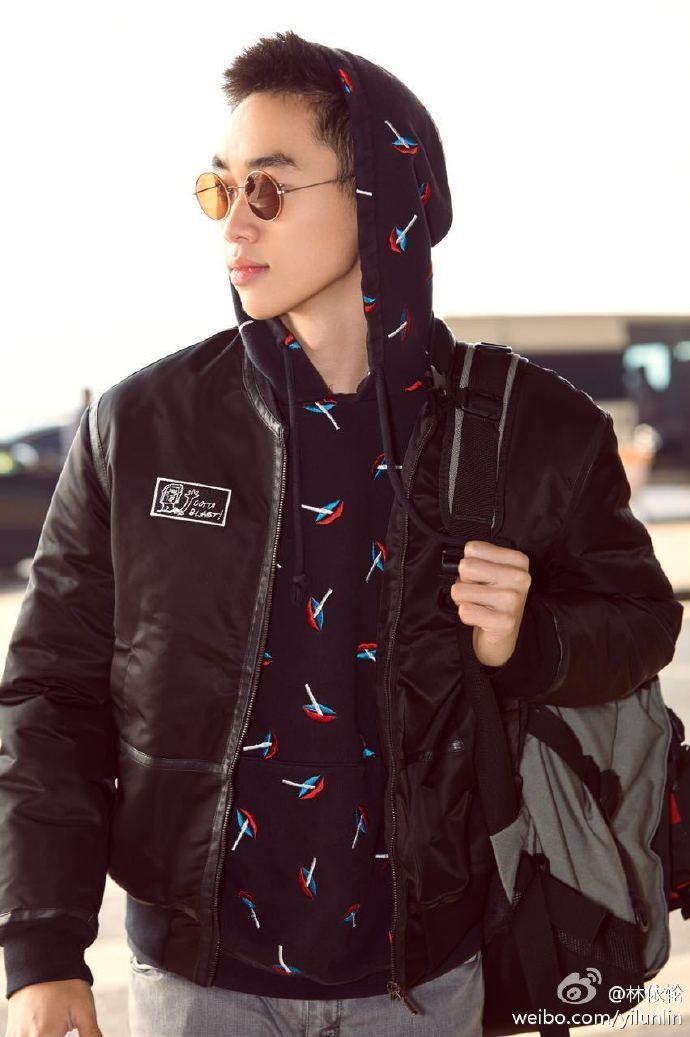 林依轮长子林子濠变帅酷型男