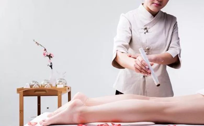 腰椎间盘突出,中医艾灸有绝技,认准穴位效果好