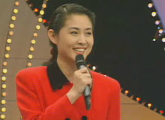 曾骂倪萍又老又丑的陈红,如今50岁面部变形不