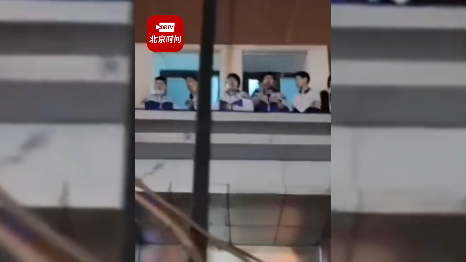 沈阳铁路中学起火学生疑跳楼逃生受伤 官方:食堂烟道起火,两人轻伤 沈阳铁路中学起火学生疑跳楼逃生受伤 官方:食堂烟道起火,两人轻伤