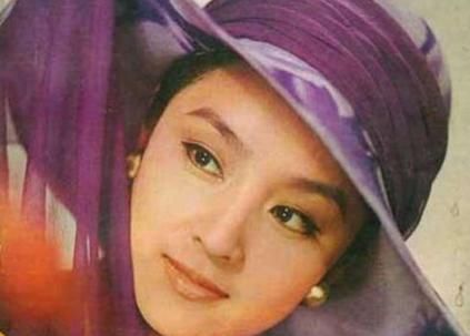 她演出的作品《彩云飞》,《海鸥飞处》,《缇萦》,《风水二十年》