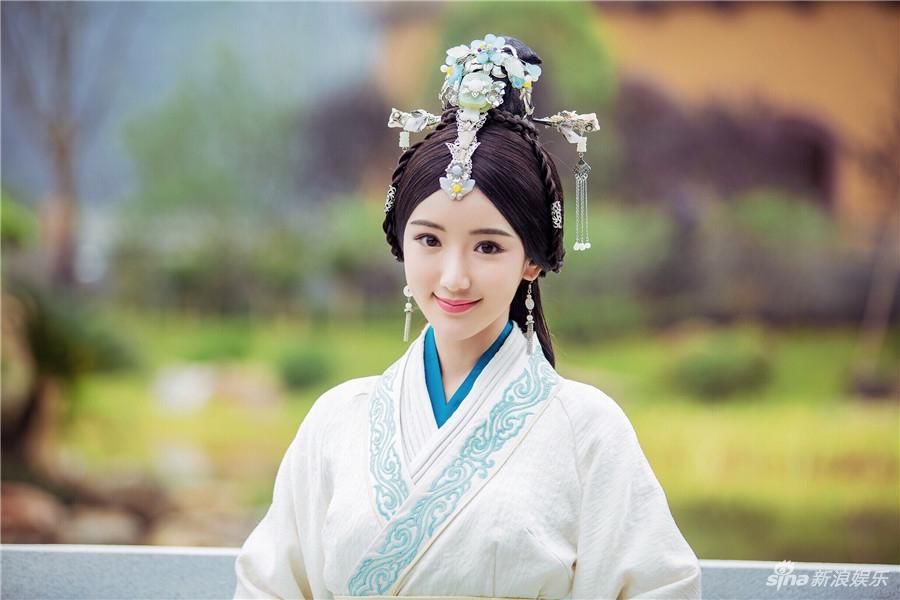 齿如瓠犀 祝福美丽,努力的毛晓彤越来越好!