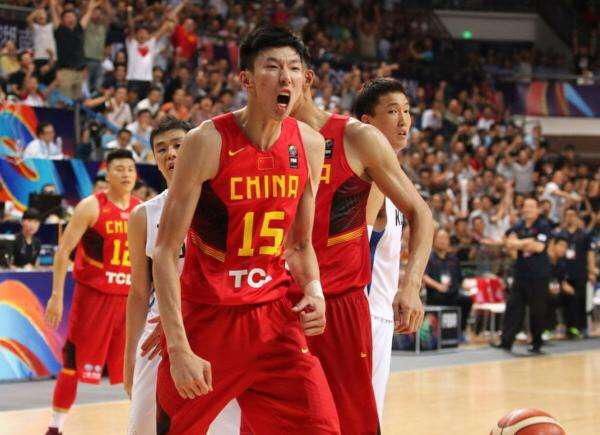 中国男篮集训大名单出炉!易建联,周琦,丁神领衔
