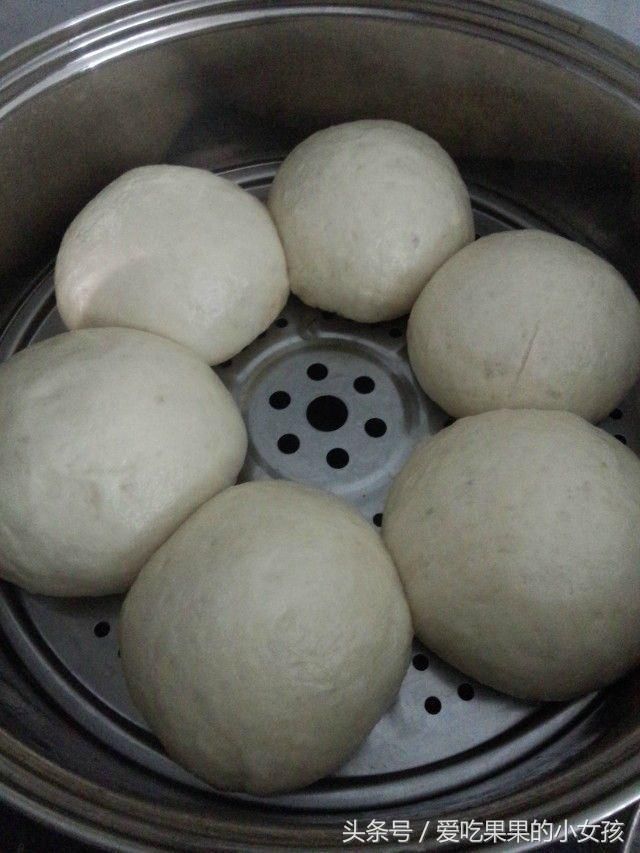 蒸馒头用冷水还是热水下锅?不好吃我教您,蒸出