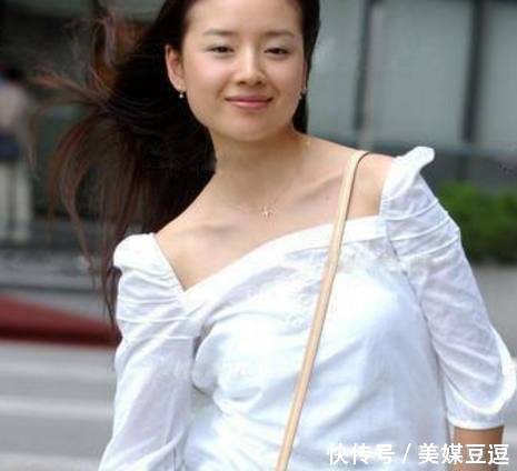 董洁与陈坤全程手牵手出席曝光,恋情坐实?网友