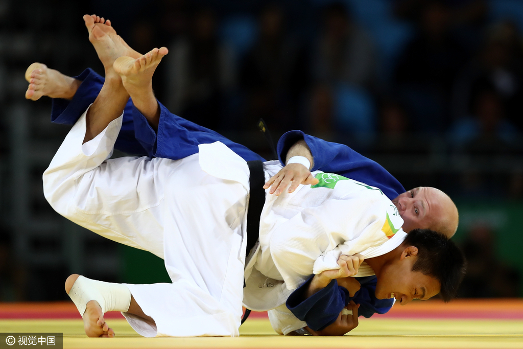 半决赛，程训钊面对日本名将巴克摩周没能再次强势，他在比赛中处于被动，最终被巴克摩周以一本胜出。