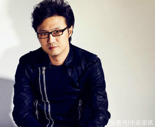 汪峰父亲节晒女儿视频,醒醒跳起舞来好欢乐好