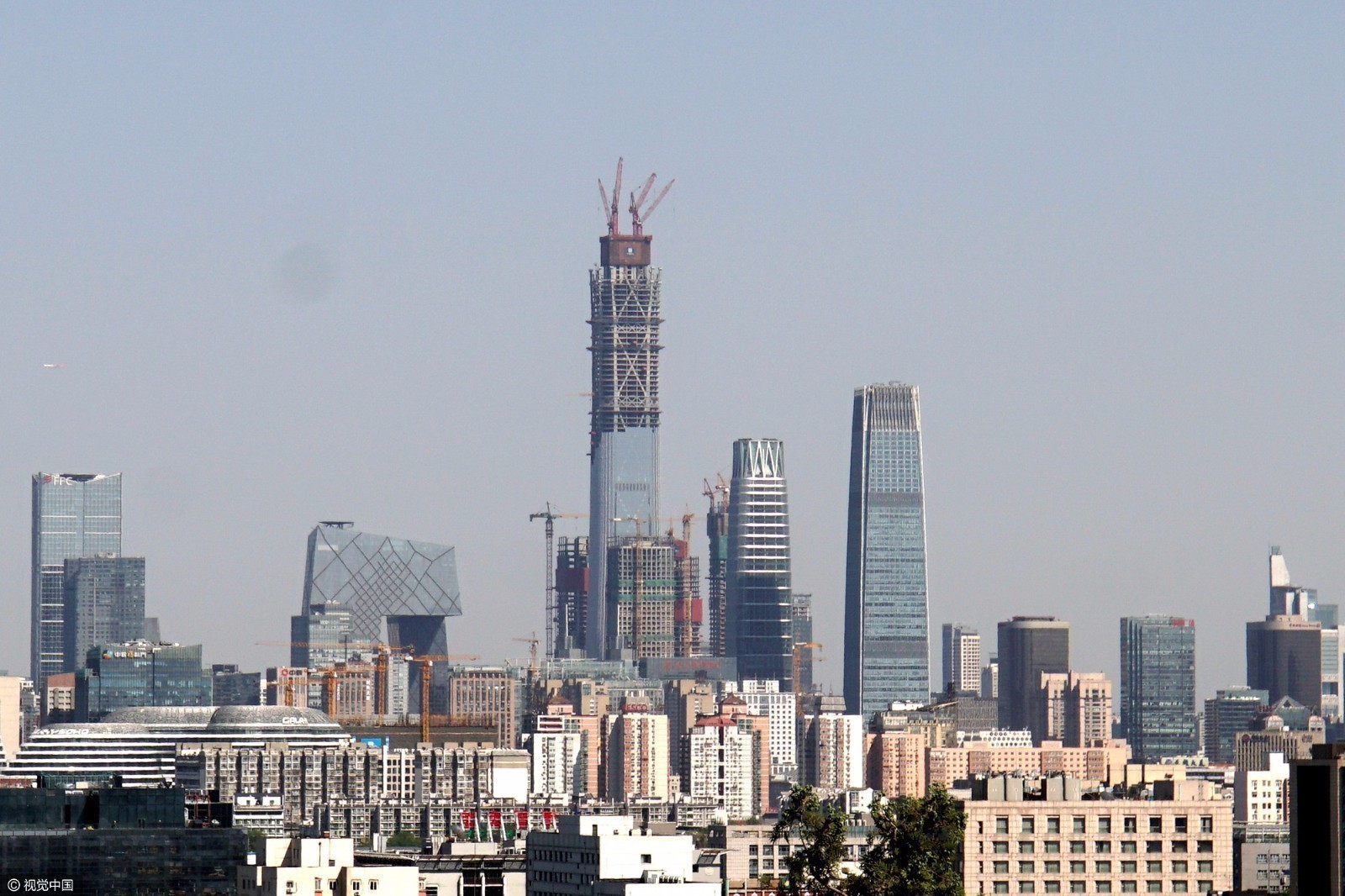 北京第一高楼中国尊今晨突破500米