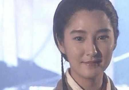 一直演反派出名,骗雪梨为其生孩子,如今沦为只