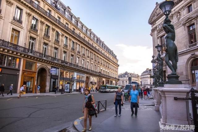 法国队得了冠军,巴黎又起混乱,自由行如何玩才