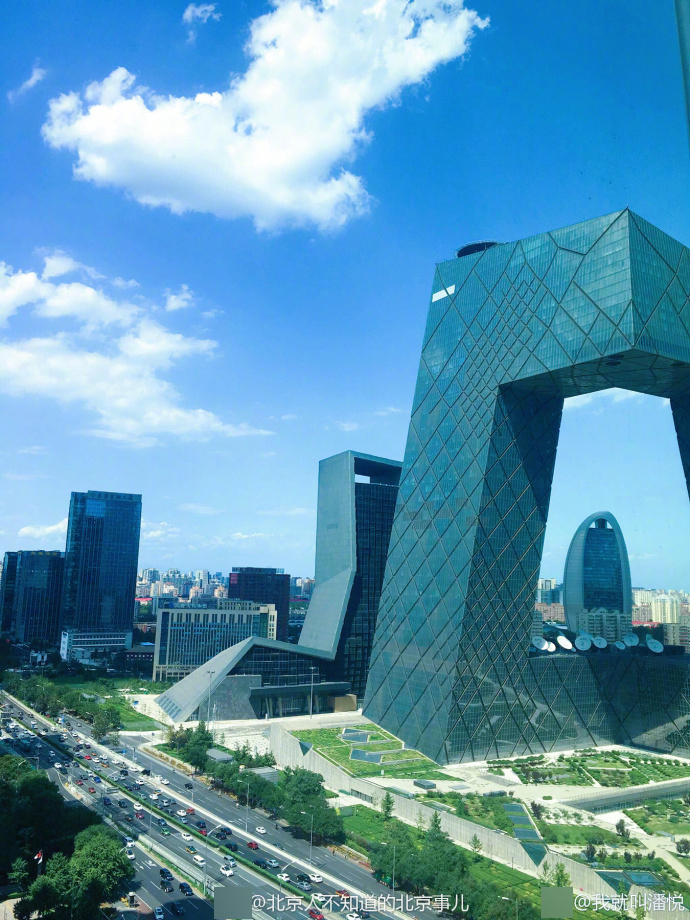 图为北京的天空。
