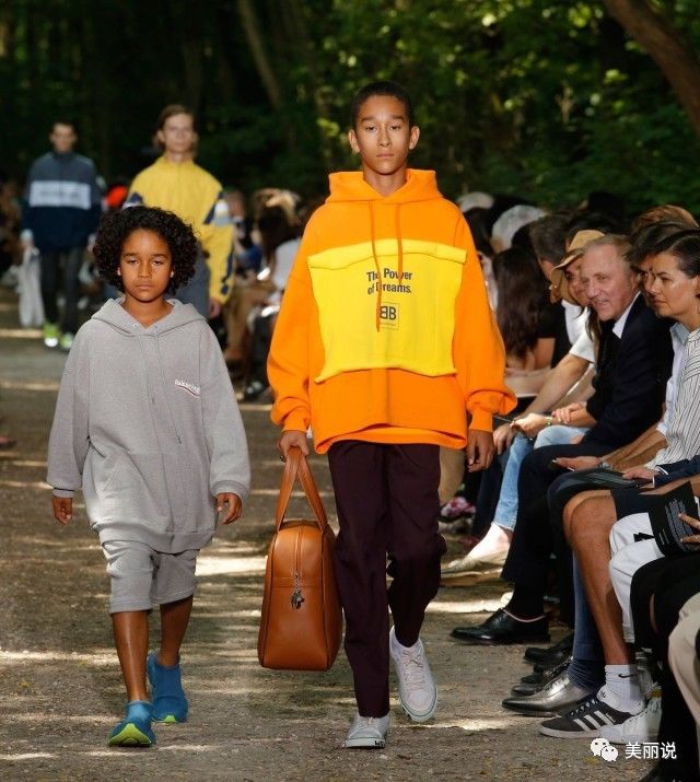 只要3位数,就能get李易峰周冬雨同款!