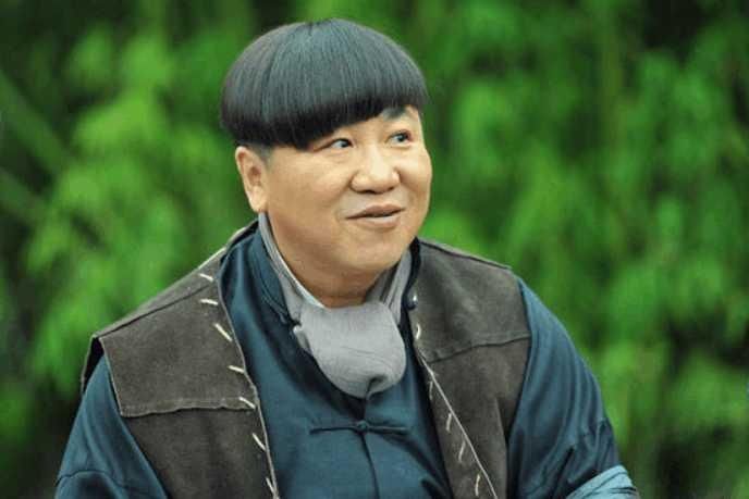 都是冯巩的徒弟贾玲越来越吃香, 白凯南都快淡