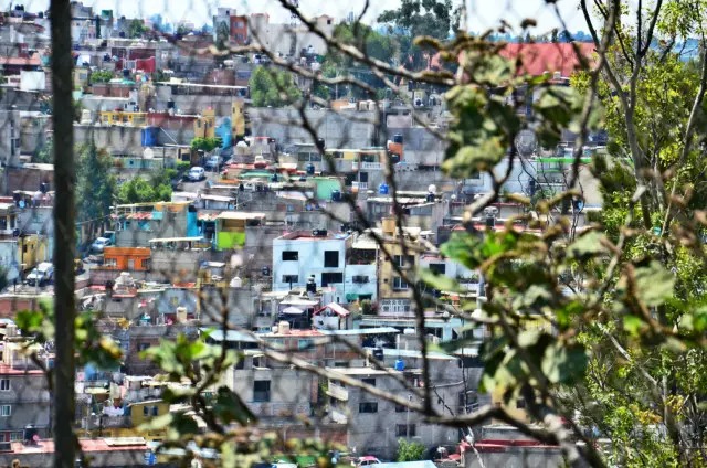 记者误入墨西哥贫民窟 遭怀疑是偷孩子的人