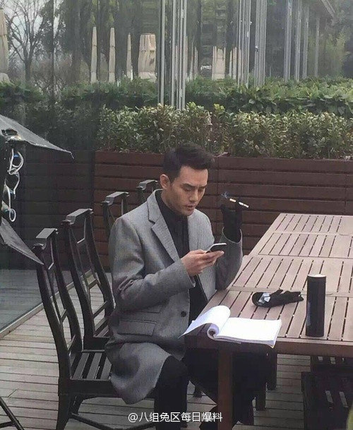 吴世勋黄子韬靳东吴亦凡连吸烟都这么撩