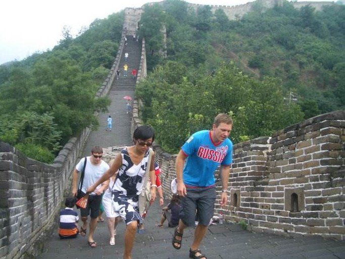 泰国大学生来中国旅游,给了导游5块小费,导游