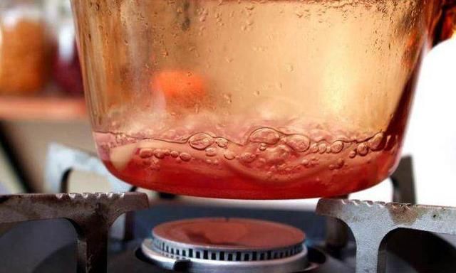 水煮洋葱,专治咳嗽、阿嚏,感冒,吃一个好一个~