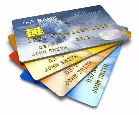 除了姓名,信用卡正面的有效期有什么用?