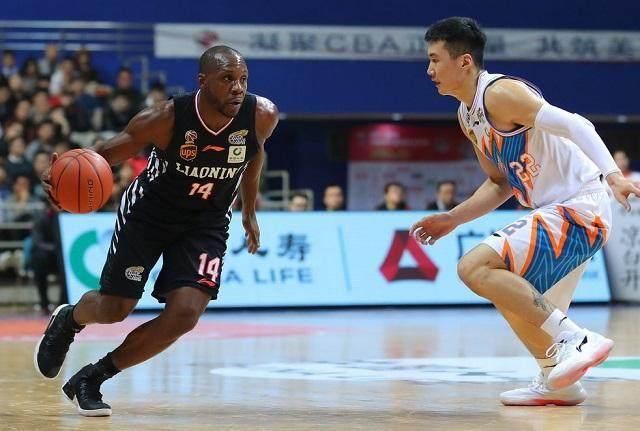 年薪200万只得9分,郭士强用全华班都不用他,明