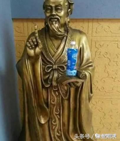 搞笑段子:高速路堵车，就可以这么开放吗
