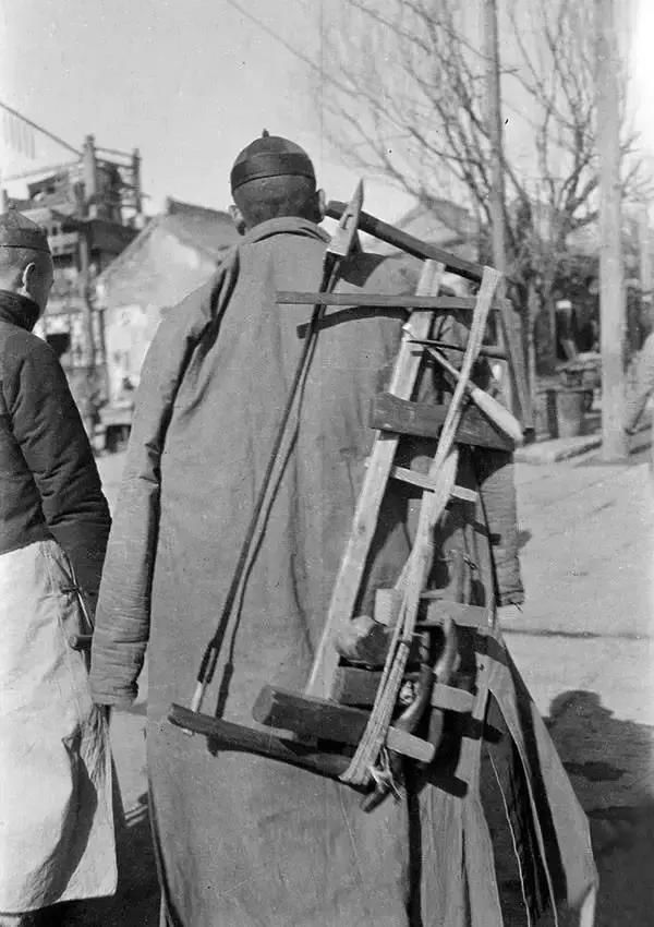 美国人将5000张中国老照片藏鞋盒,其中一张照片,让人泪流满面!