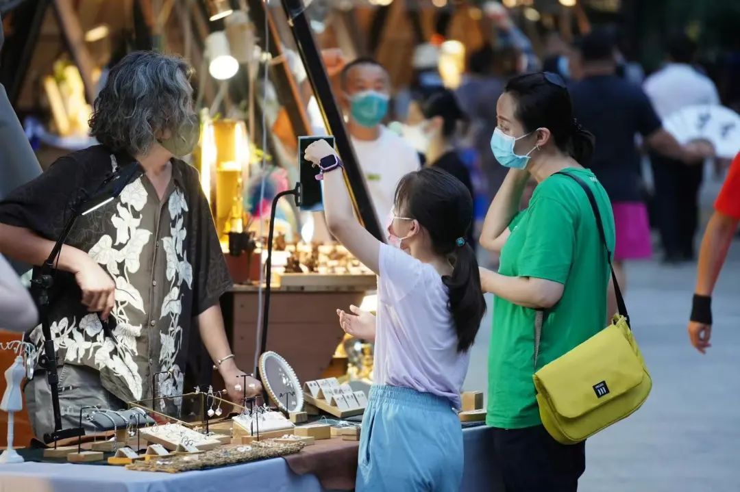北京商业外摆试点回归，我们需要什么样的“地摊儿”经济？