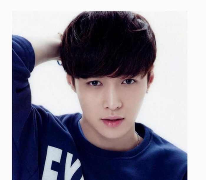 张艺兴被同行人肉曝光,列出23条罪状,被炮轰算