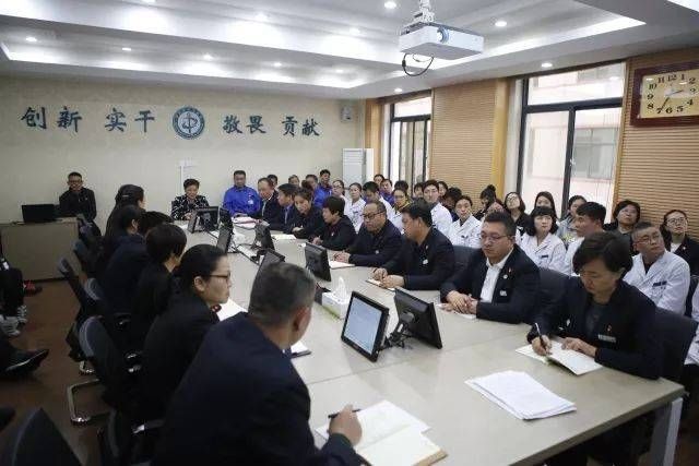 坚守法纪法规 确保政治平安--郑州市中心医院召