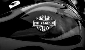 特朗普发飙 美国掀起对欧贸易战 美百年老店首