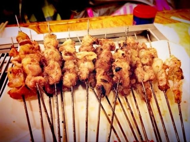 中国游客在巴基斯坦旅游,吃烧烤老板不收钱,老