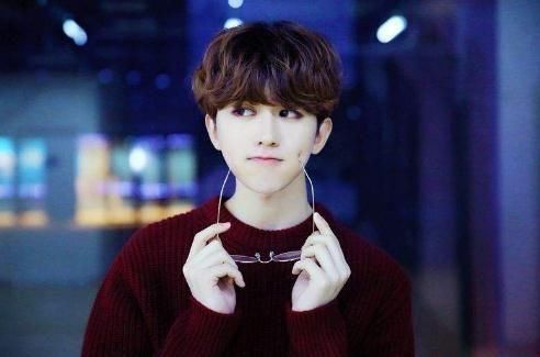 蔡徐坤爸妈是做什么的?蔡徐坤为什么那么火?