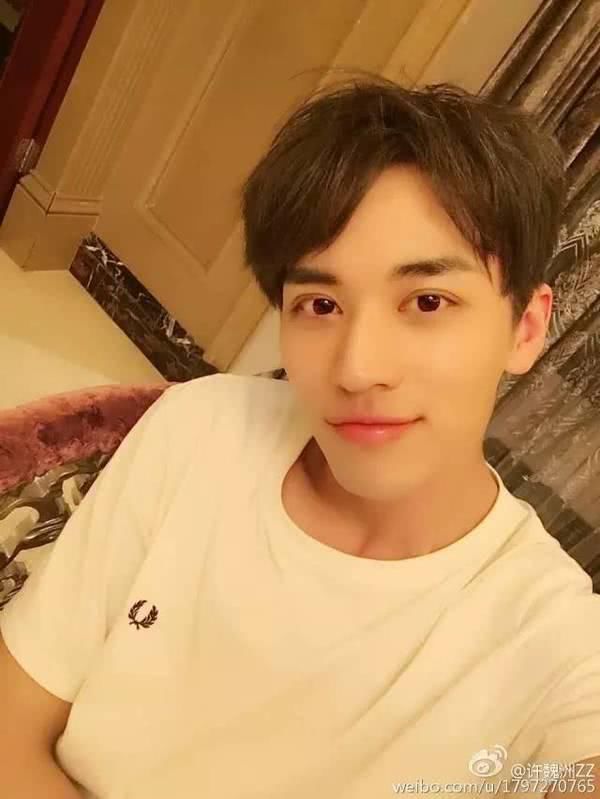 迪丽热巴双眼皮像割出来的?网友:天生眼皮宽的