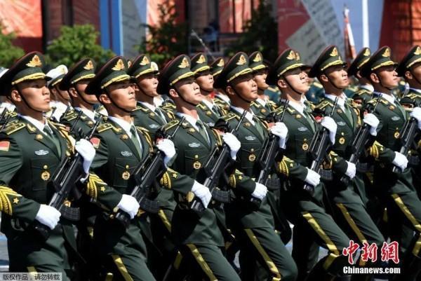 最帅天团,高能来袭!三军仪仗队亮相莫斯科红场!