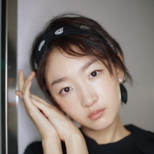 同一款露耳短发,宋茜和赵丽颖却美得完全不同