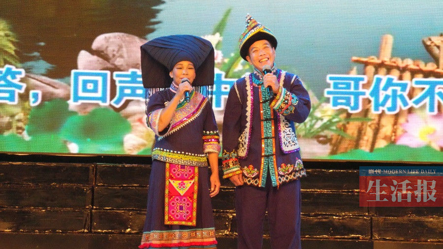 广西壮族山歌王唱了40多年山歌 因山歌与妻子