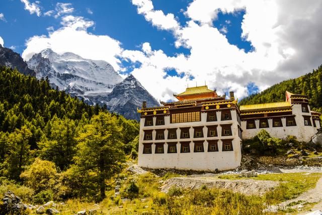 稻城亚丁舒适7日游拼车价格多少正常