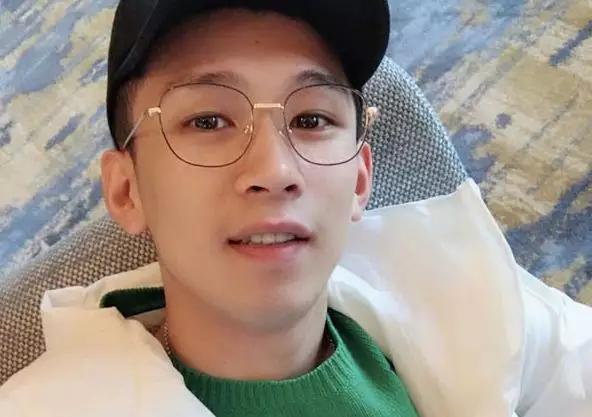 MC天佑一夜被封,央视点名批评,曾单凭喊麦年