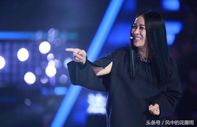 圳演唱会,网友吐槽:免费不看汪峰,那英坐不住-