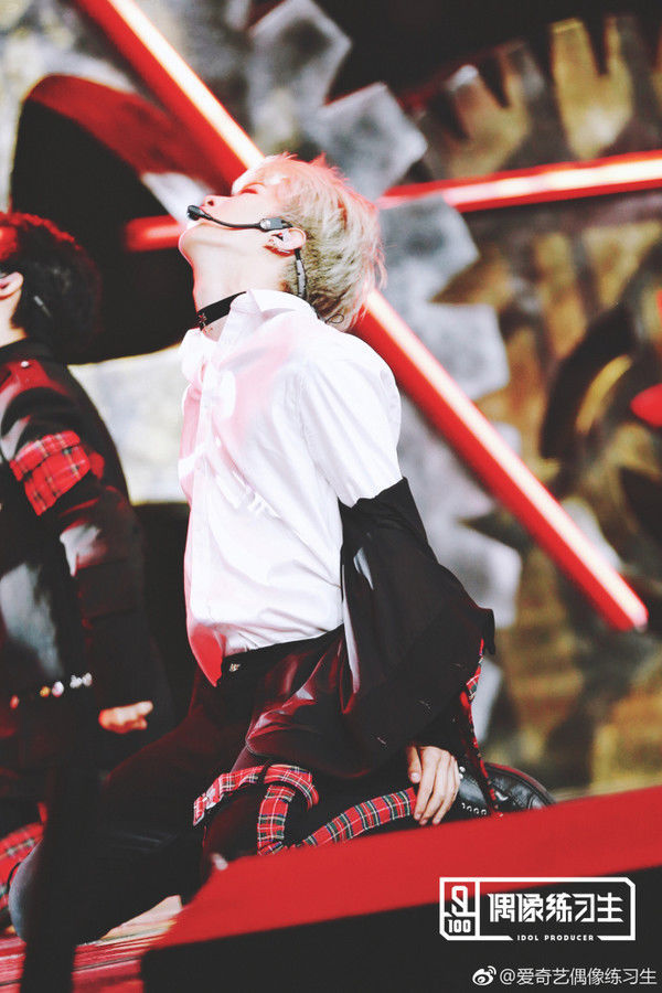 蔡徐坤筷子腿范丞丞胖20斤还有朱正廷12岁腹