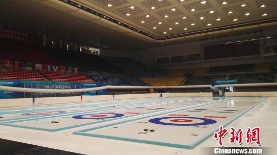 女子冰壶世锦赛18日开赛 北京组织中学生观摩 女子冰壶世锦赛18日开赛 北京组织中学生观摩