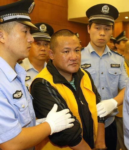 他是刘华强原型,曾是石家庄黑社会大哥,生前为弟杀仇人-北京时间