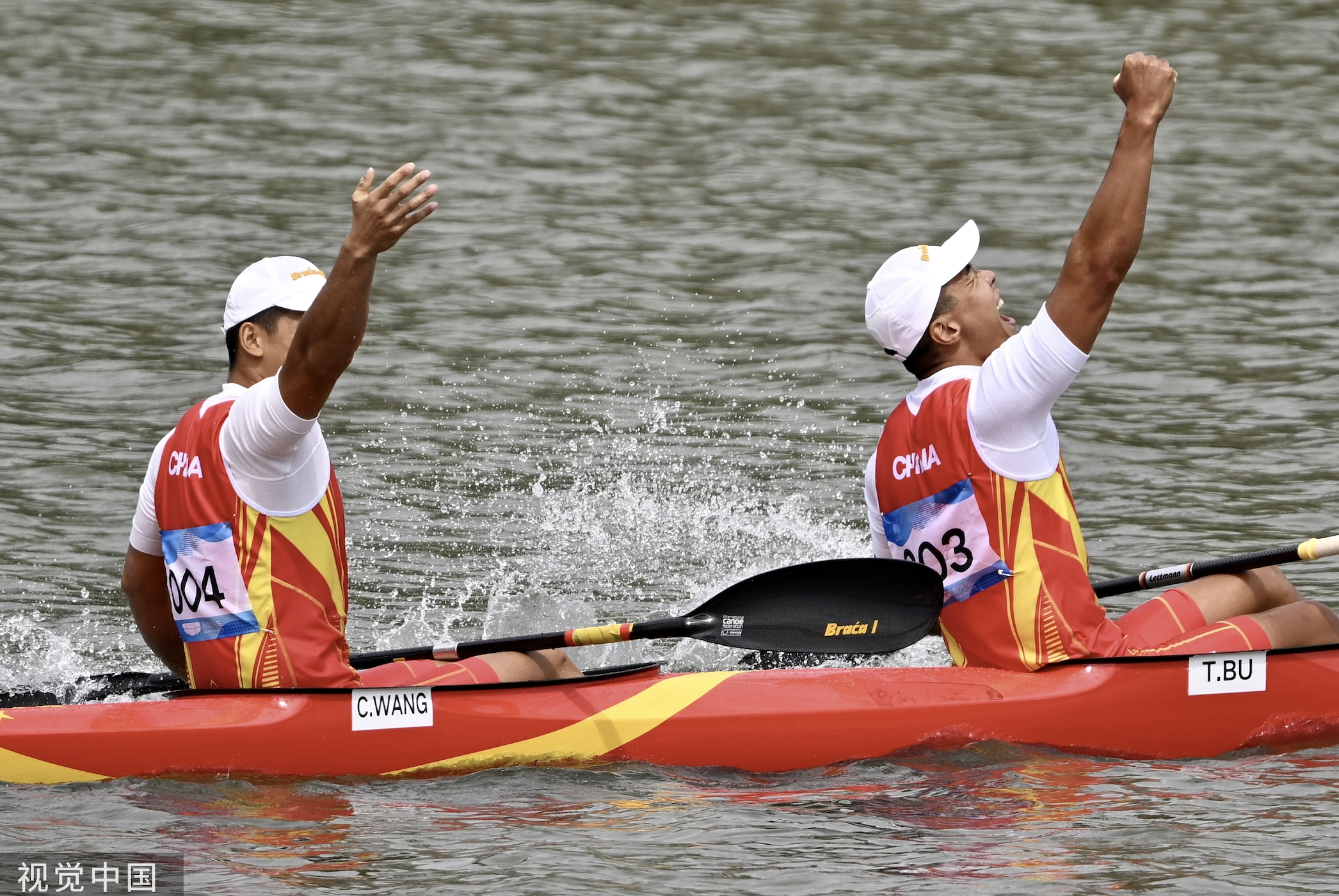 中国皮划艇队一上午狂揽4金