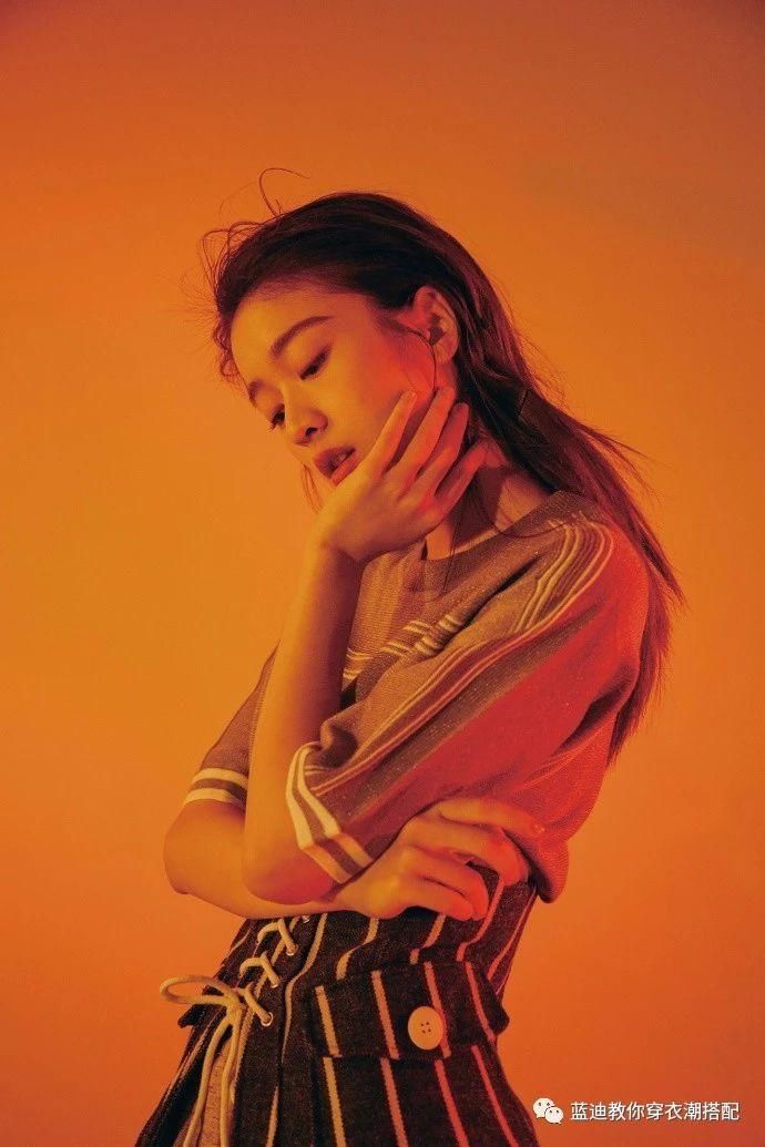 张雪迎,李宇春,杨幂一袭白色吊带裙风情万种,大