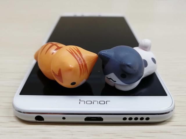 全屏四摄荣耀9青春版:无荣耀,不青春!