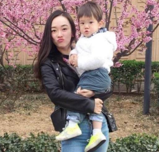 明星孩子在户口本上叫啥?邓超家的俗气,最后